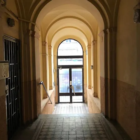 Good Vibes Downtown Budapest